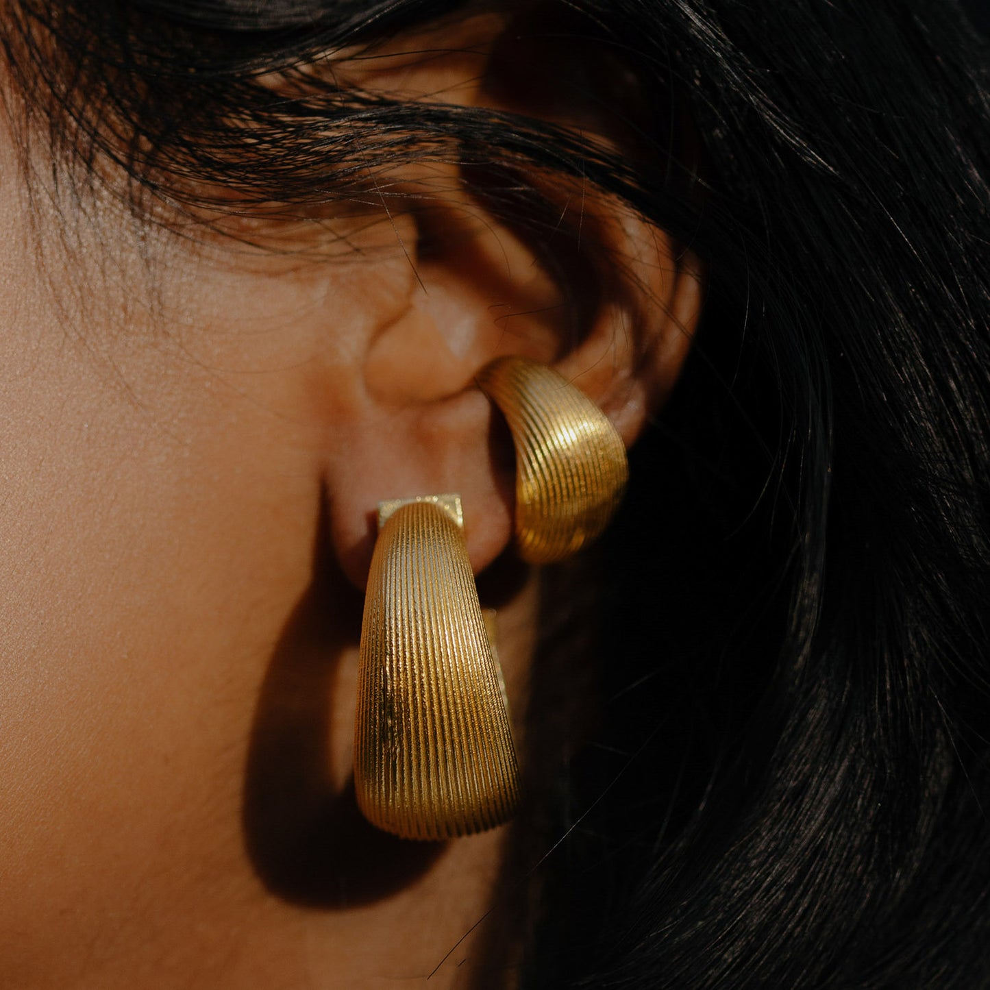 Linear Trail Ear Cuff ( Single Piece )