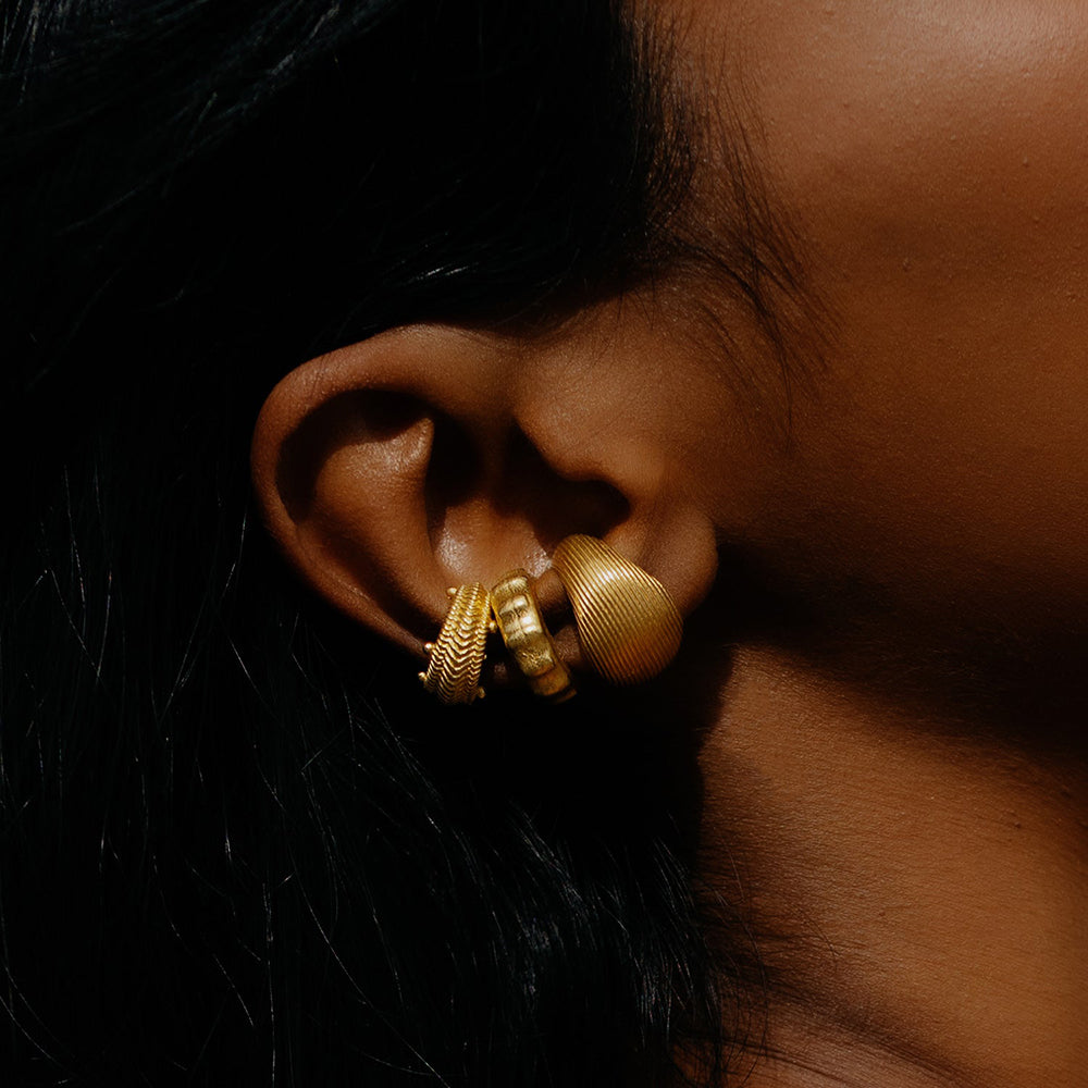 Linear Trail Ear Cuff ( Single Piece )