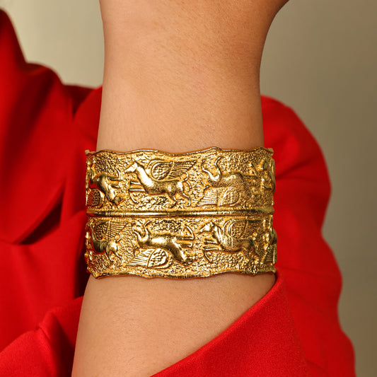 Thar Texture Cuff