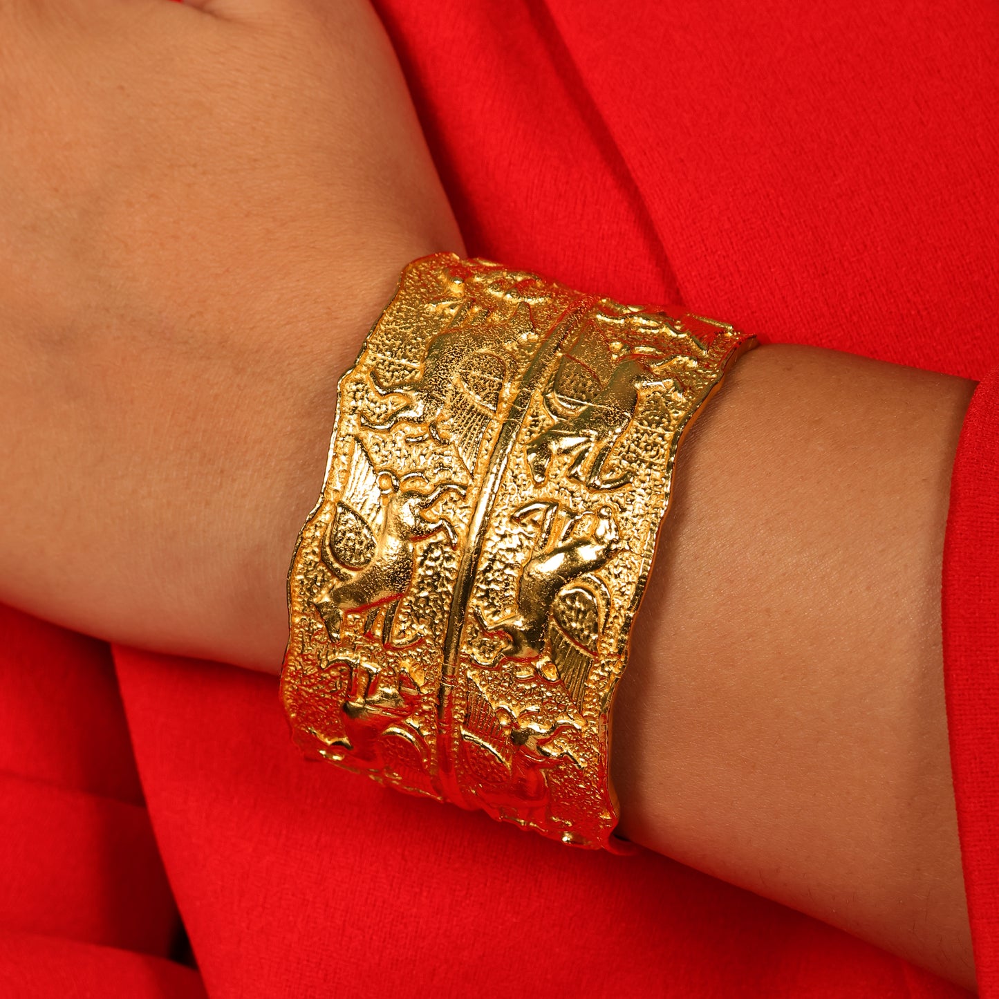 Thar Texture Cuff