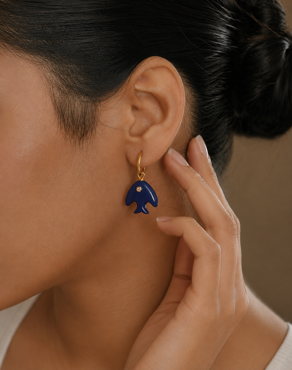 Deep Blue Fish Echo Huggies Earrings In 925 Sterling Silver