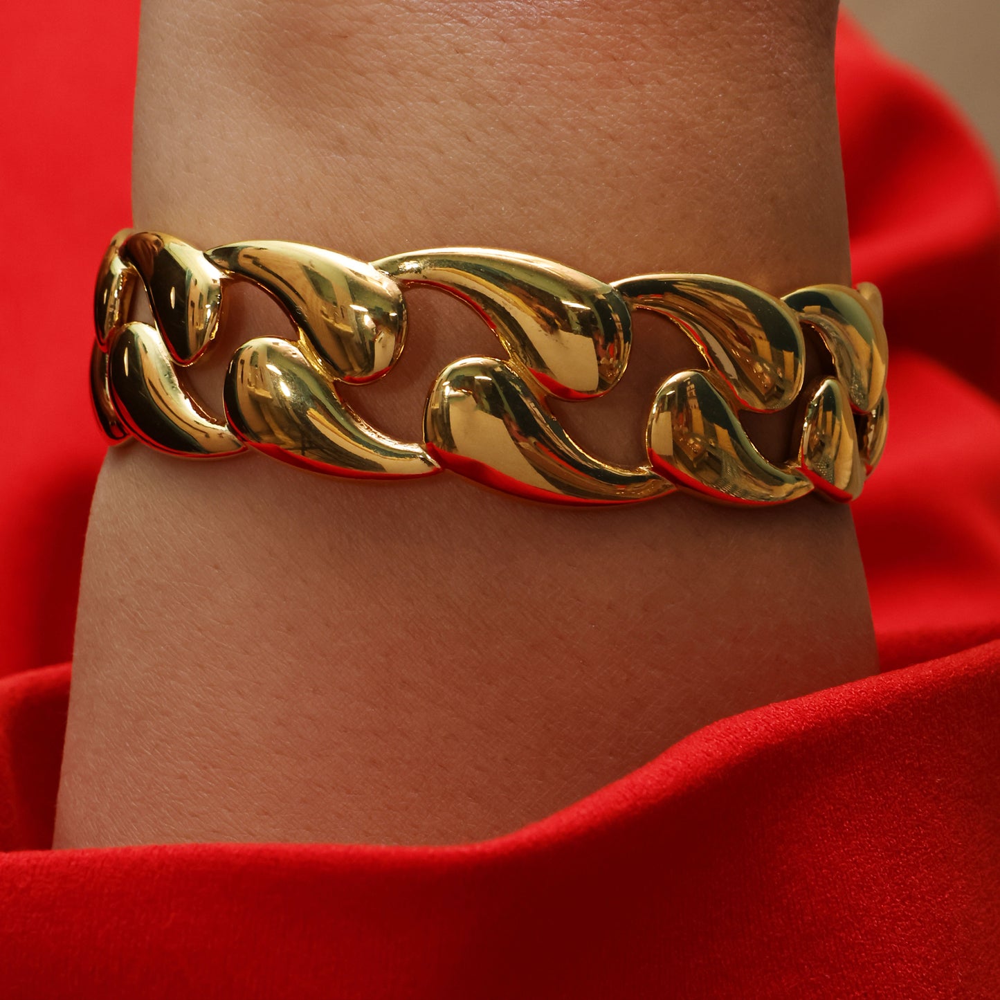 Gold Chainlink Cuff