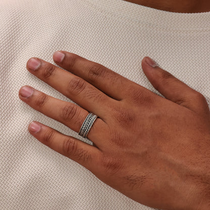 Heritage Leaf 92.5 Sterling Silver Men’s Band