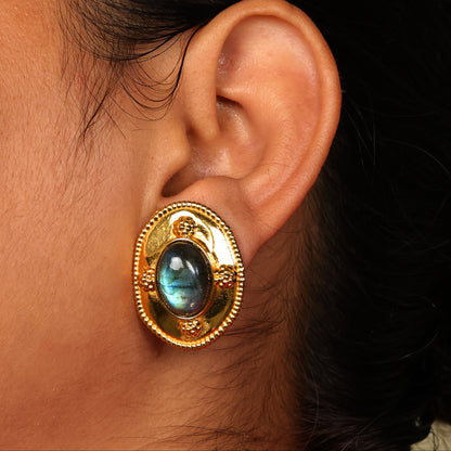 Meera Studs