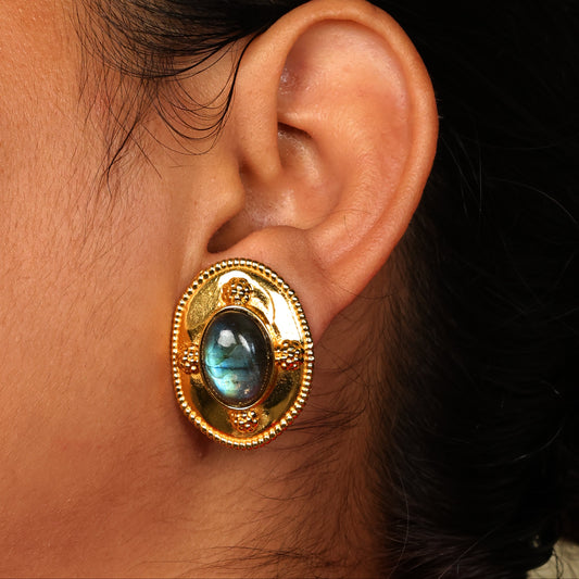 Meera Studs