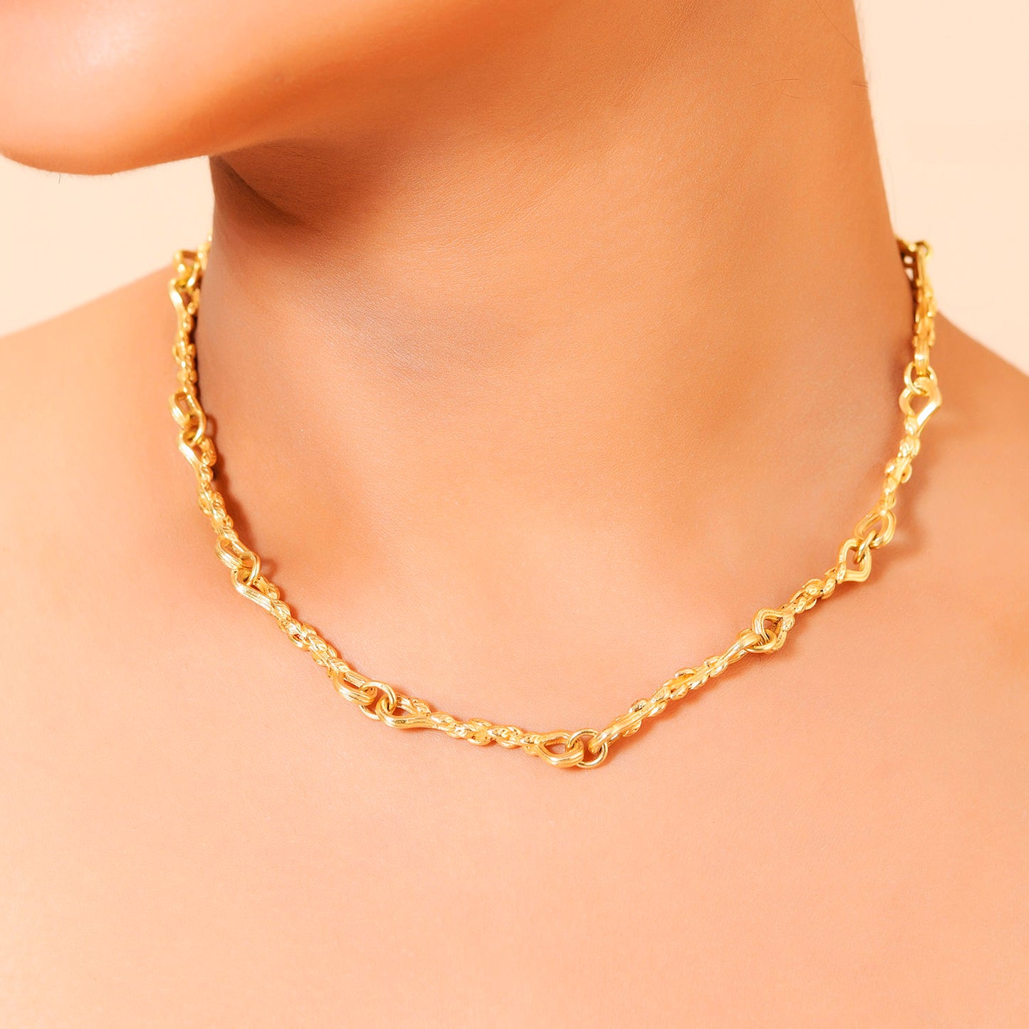 Textured Foliage Link Chain Necklace