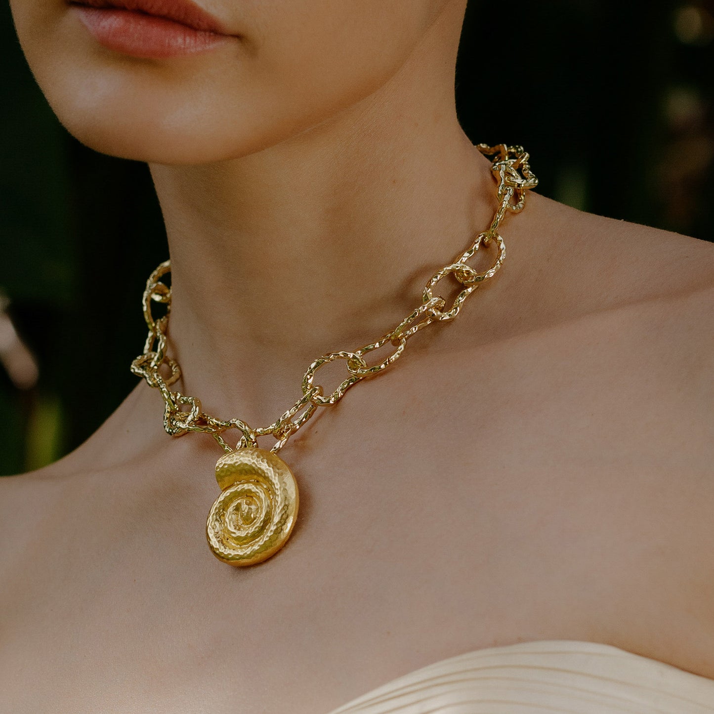 Textured Coral Shell Link Necklace