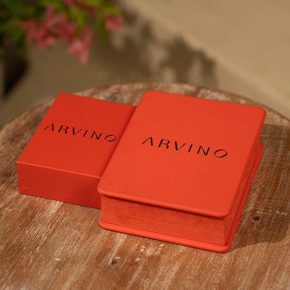 Image showcasing Red Box being used by arvino for packaging order