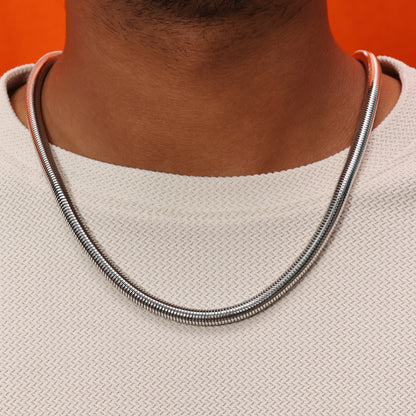 Close Up On Neck Shot on which Model is Wearing mens Coil Neckchain By Arvino