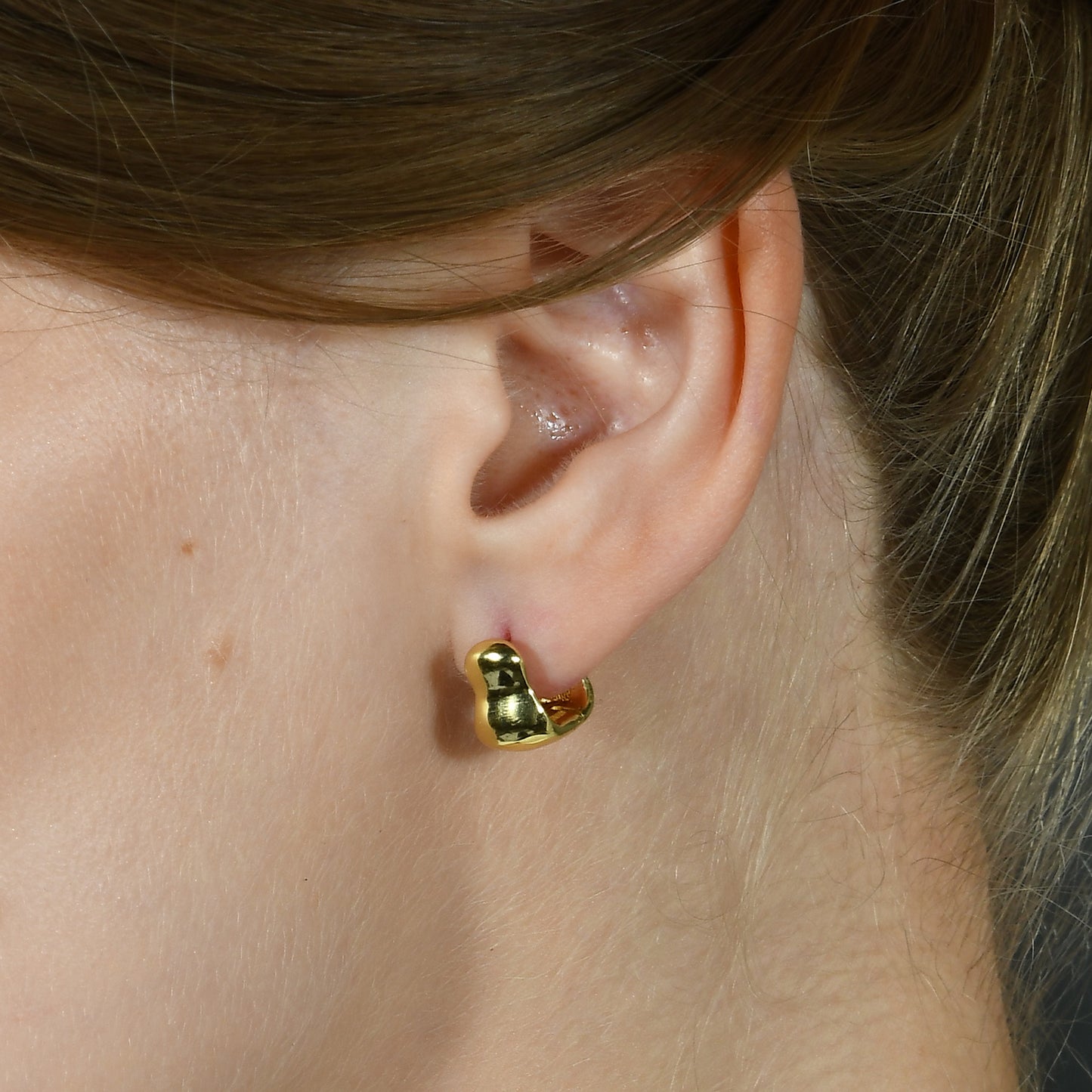 Mini Euphoria Huggies Earrings By Arvino