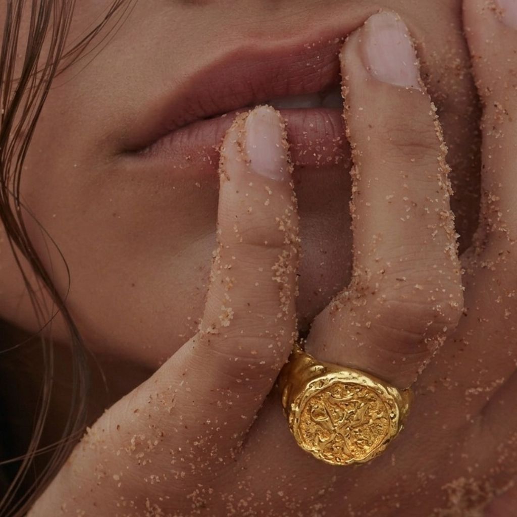 Regal Crest Men's Ring in 92.5 Sterling Silver