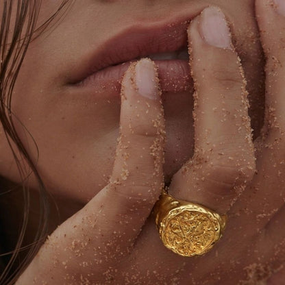 Regal Crest Men's Ring in 92.5 Sterling Silver