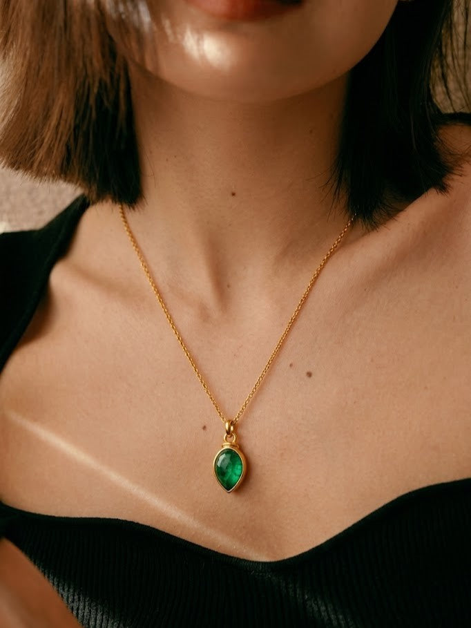 Green Onyx Teardrop Solitaire Chain Necklace