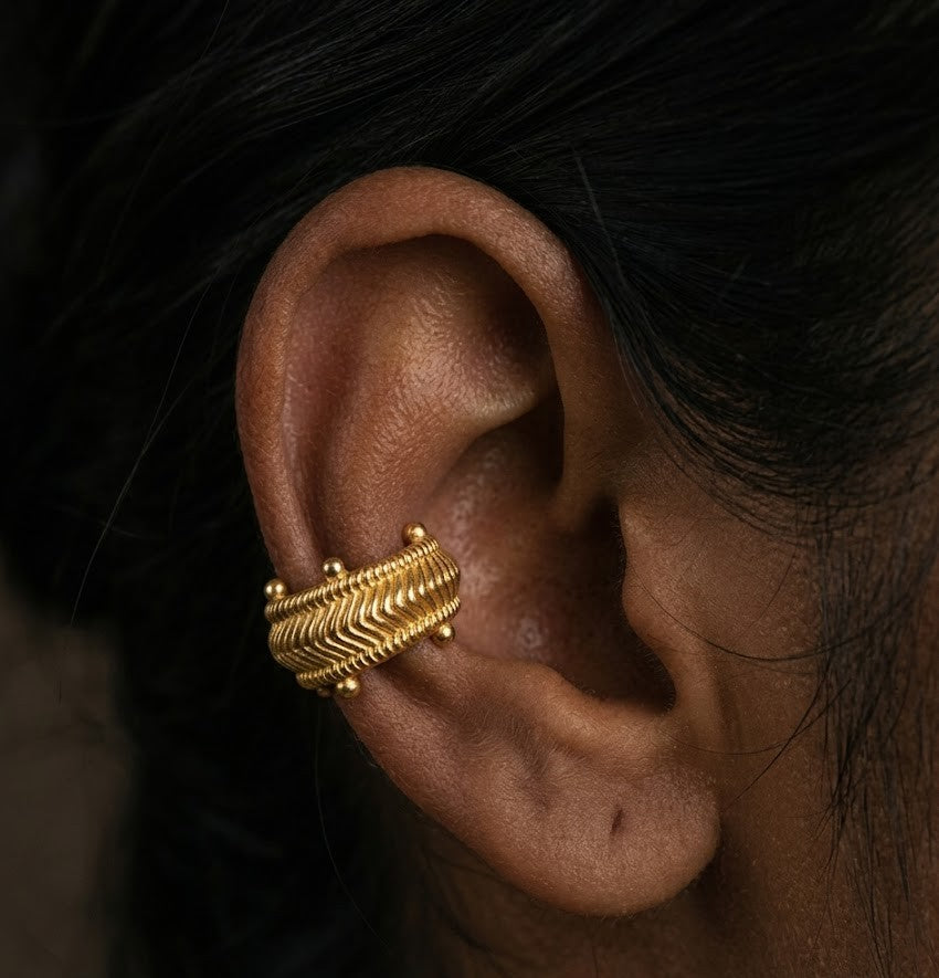 Dotted Ripple Ear Cuff ( Single Piece )