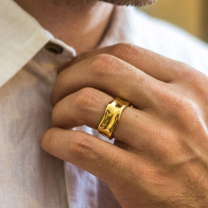 Sculpted Wave Men's Ring