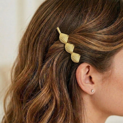 Textured Shell Hairpin