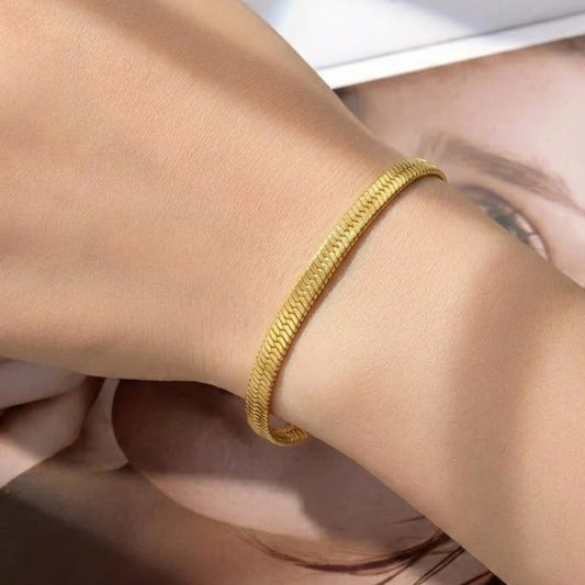 Axis Infinity Bracelet